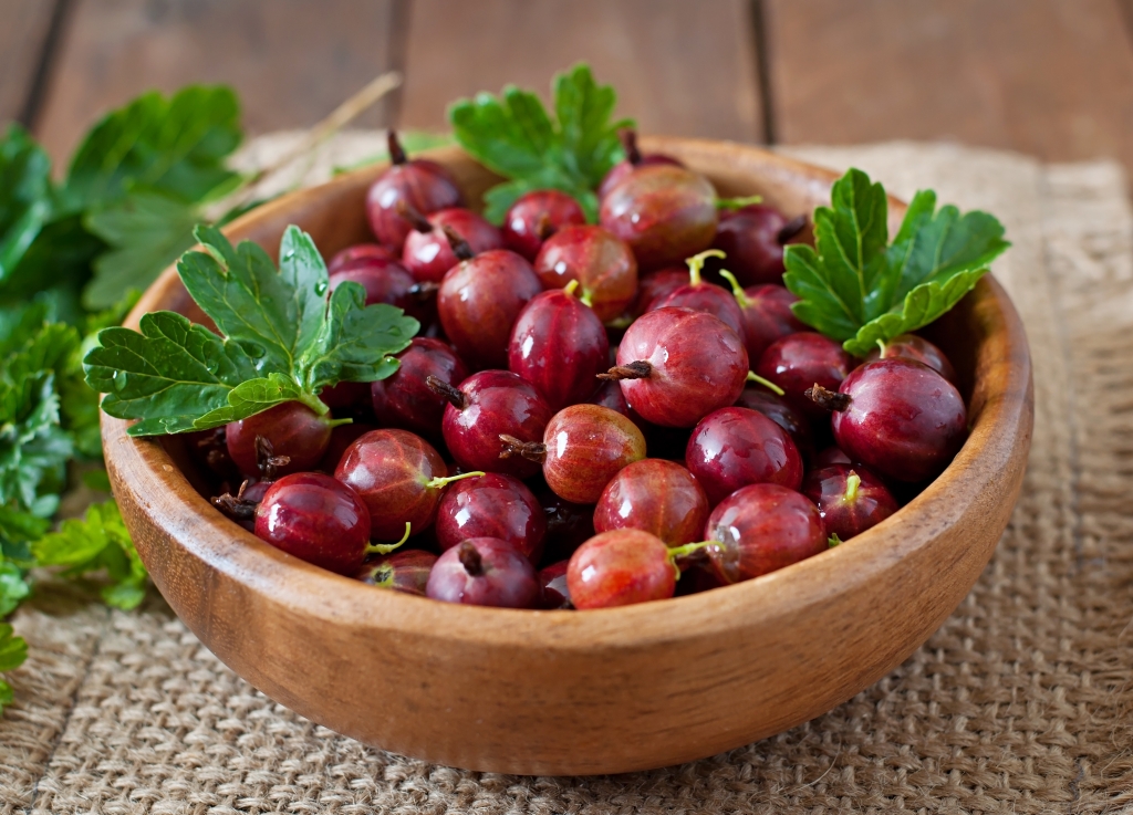red-gooseberries-wooden-bowl.jpg