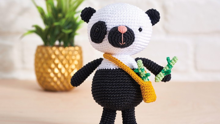 Amigurumi panda