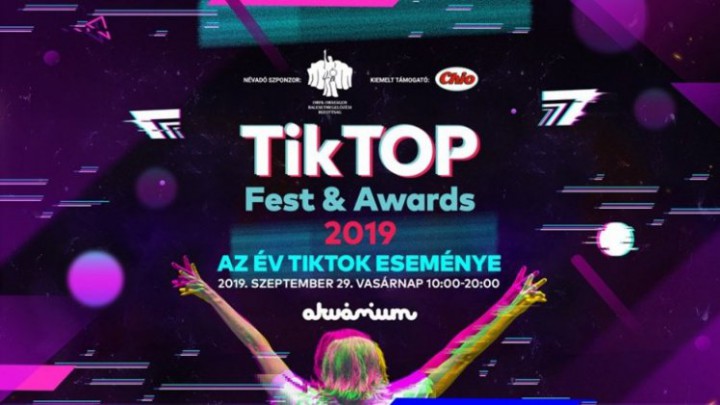 50 TikTok közönségtalálkozó egyszerre