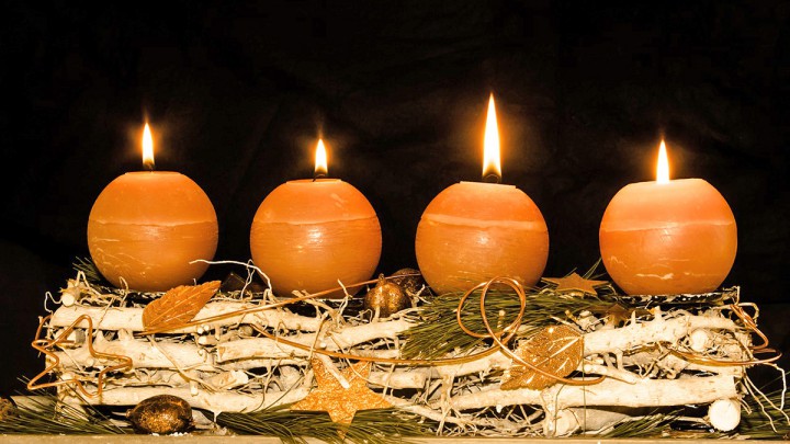 Rendhagyó adventi koszorúk: megszokott helyett valami új
