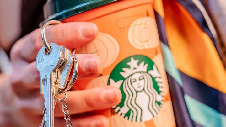 Minden kortyban ott van az ősz: idén is visszatér a Starbucks Pumpkin Spice Latte-ja!