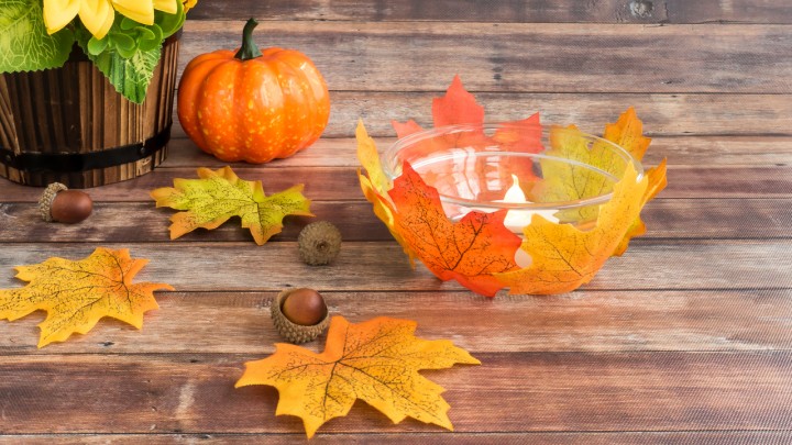 Őszi tálka falevelekből ragasztva: díszítsd ezzel az otthonod idén ősszel!