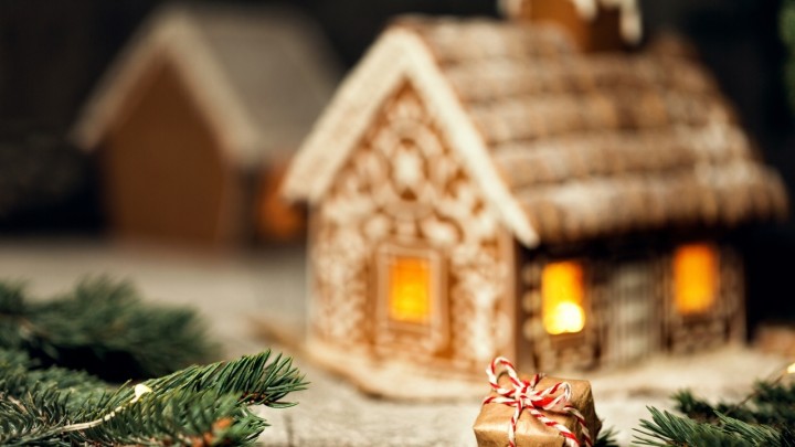 Ne dobd ki a kartondobozokat: készíts belőlük tündéri mézeskalács házikókat!