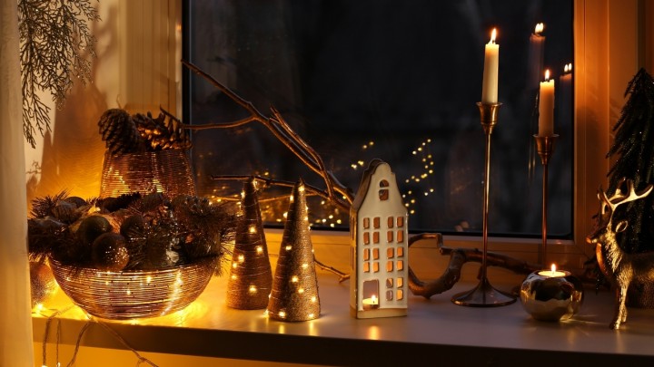 Karácsonyi ablakdekoráció: inspirálódj a Praktika magazin csoport közösségének tagjaitól!