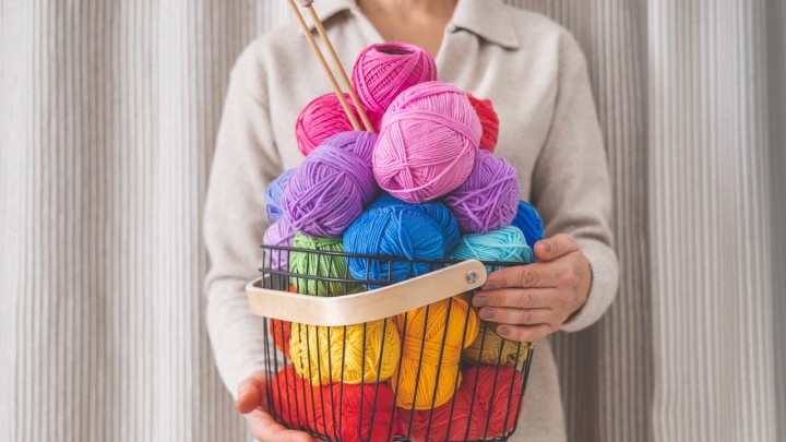„Kezdő vagyok, milyen fonalat válasszak?” – pamut, akril, gyapjú és a különbségek