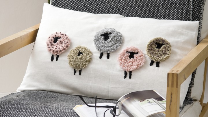Bolyhos báránykák hímzőtollal rajzolva: alkotónk megmutatja, hogyan készül