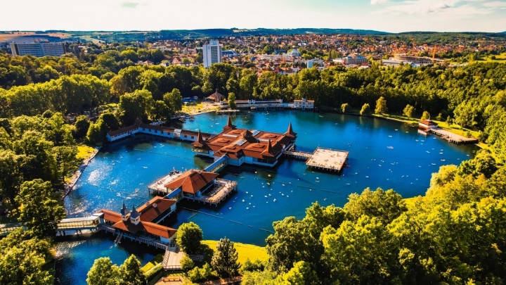 Tudatos turistáknak és élménykeresőknek szóló új koncepció Hévízen: elindult a Hévíz Piknik Box program