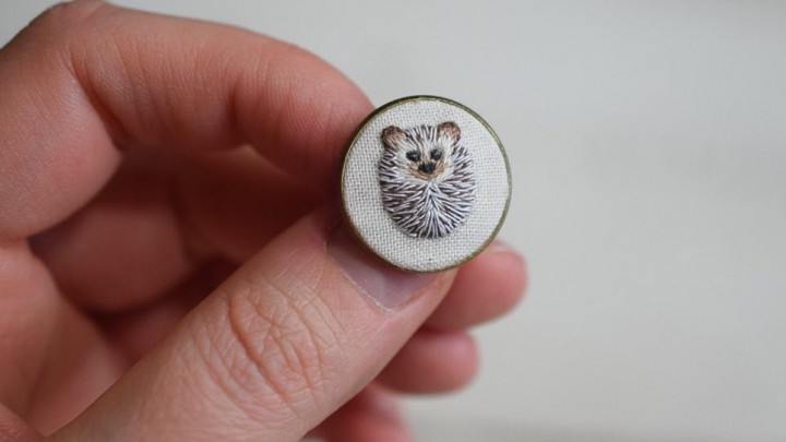Imádnivaló apróságok: miniatűr hímzett ékszerek