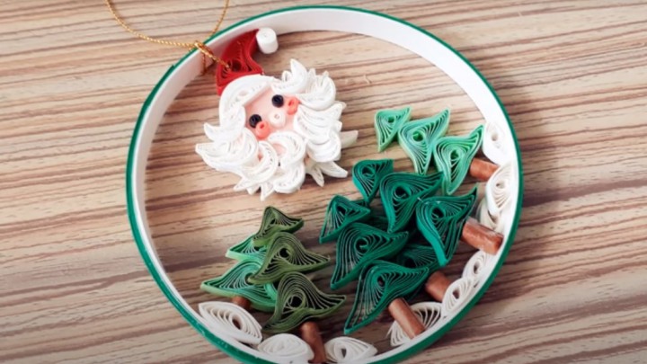 Három aranyos quilling-Mikulás: az egyszerűtől a bonyolultabbig