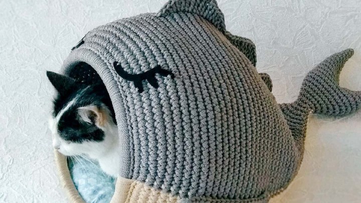 Bálna formájú horgolt cicakuckók