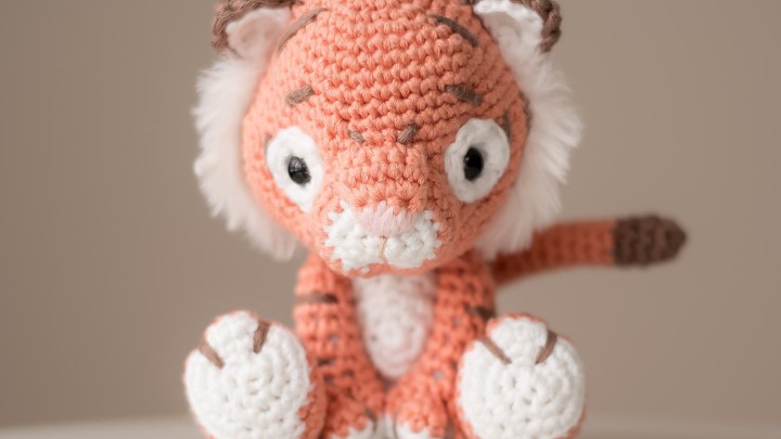 Bájos amigurumi figurával köszöntötte a tigris évét ez az anyuka
