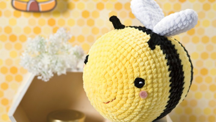 Tavaszra hangolt amigurumi figurák: a méhecskétől a nyusziig