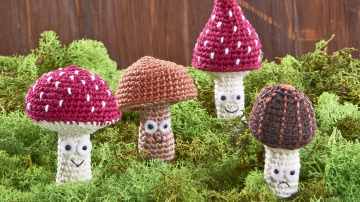 Három őszre hangolt amigurumi figura
